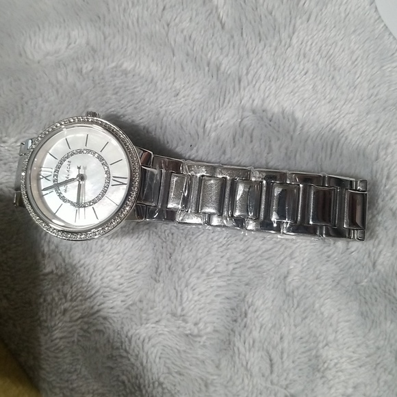 Watch - Picture 3 of 5